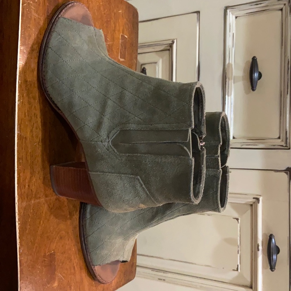 Tom’s Peep Toe Booties